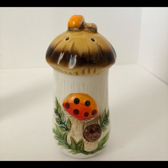 Vintage 1978 Merry Mushroom salt & pepper shakers - Picture 7 of 10